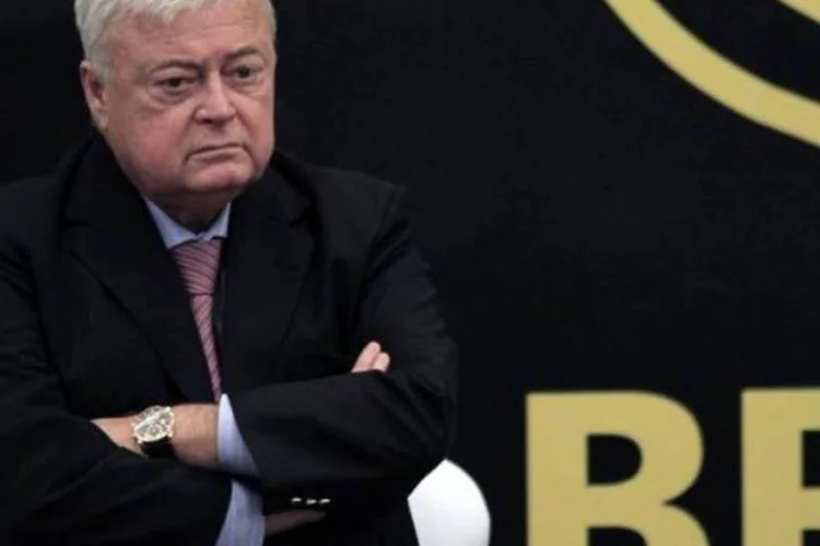 Teixeira deixa a CBF depois de duas décadas à frente da entidade; o vice-presidente José Maria Marin assume o comando (Nacho Doce/Reuters)