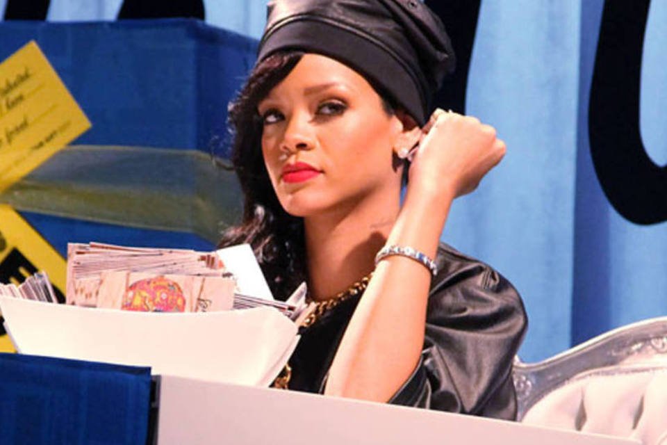 Rihanna defende sua reconciliação com Chris Brown