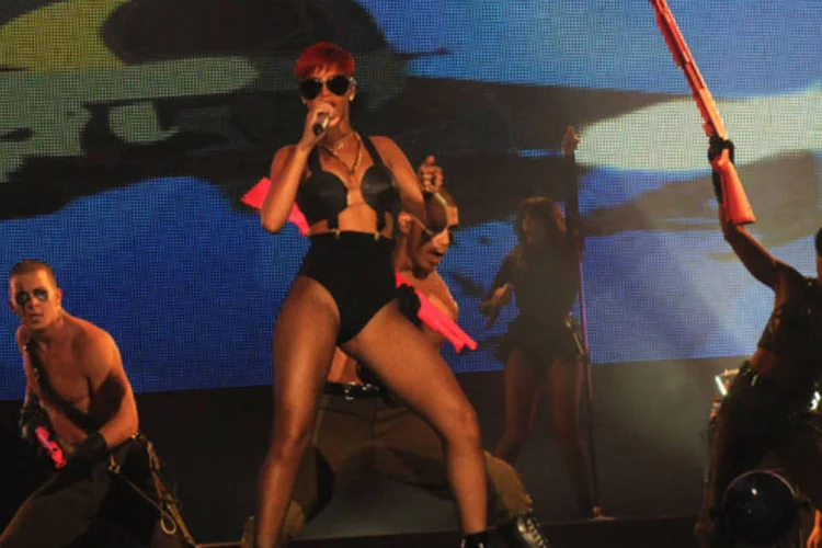 
	A cantora Rihanna em apresenta&ccedil;&atilde;o no Rock in Rio Madri
 (Gianni Ferrari/ Getty Images)