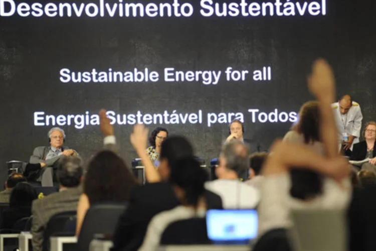 Debate na Rio 20: o documento não contempla, no entanto, a criação de um fundo específico para o desenvolvimento sustentável (Fabio Rodrigues Pozzebom/ABr)