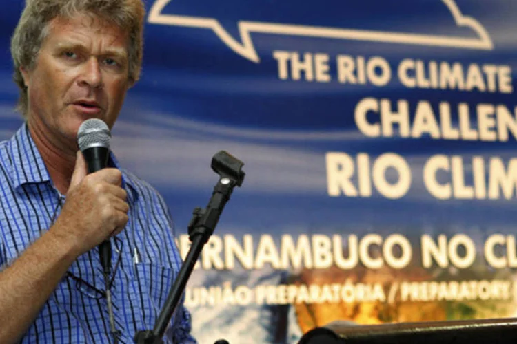 
	Alfredo Sirkis durante cerim&ocirc;nia de abertura do Rio/Clima: Sirkis lan&ccedil;ou-se pr&eacute;-candidato ao Pal&aacute;cio Guanabara em fevereiro
 (Tarsio Alves/Divulgação)