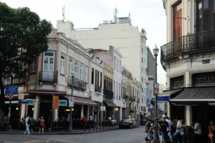 
	Centro do Rio de Janeiro: ecnologia permite encontrar os bens tombados mais pr&oacute;ximos do usu&aacute;rio, al&eacute;m de fazer busca pelo nome, bairro ou endere&ccedil;o e orienta&ccedil;&atilde;o de como chegar&nbsp;
 (Fernando Frazão / Agência Brasil)