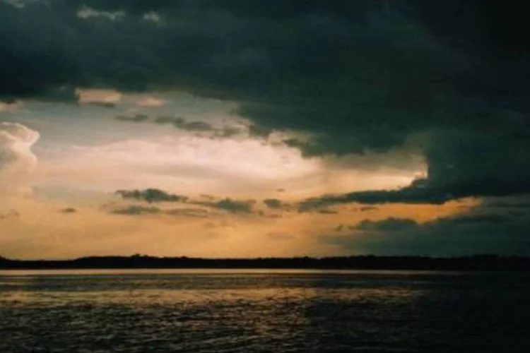 Vista do Rio Negro: rios estão com baixo volume no Amazonas (.)
