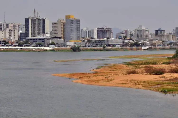 
	Paraibuna: reservat&oacute;rio passou de -0,19% de sua capacidade, na quinta-feira, para 0,08% ontem
 (Fotos Publicas/ Antonio Leudo/ Prefeitura de Campos)