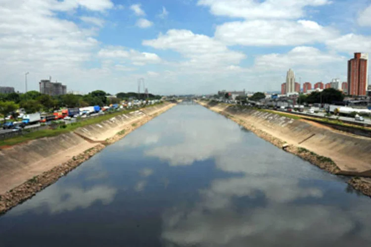 Vazamento atingiu o rio Tietê (Arquivo)