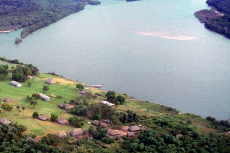 Rio Xingu, onde deve ser construída Belo Monte: O Ibama aprovou ontem a construção da usina hidrelétrica (Paulo Jares/VEJA)