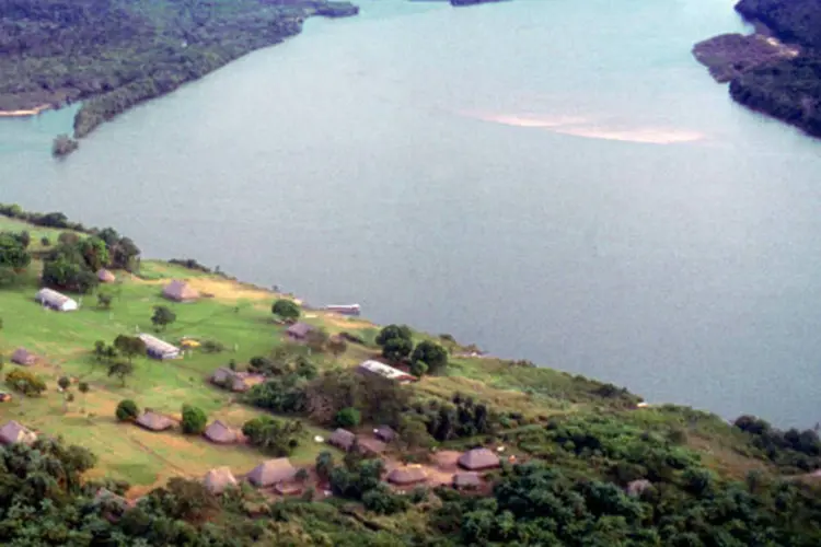 Rio Xingu, onde será construída a usina:  segundo o relatório da CDH, situação é preocupante (Paulo Jares/VEJA)