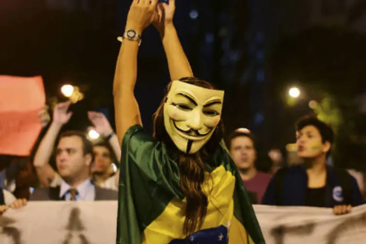 Rio: o único momento em que todos se expressaram de forma uníssona na manifestação foi durante o hino nacional, que chegou a ser entoado cinco vezes em 20 minutos (REUTERS/Lucas Landau)