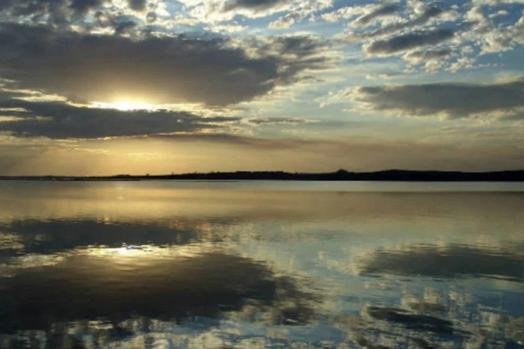 
	Rio Paranapanema: na semana passada, chuvas fracas a moderadas foram registradas nas bacias dos rios Uruguai, Jacu&iacute;, Igua&ccedil;u, Paranapanema e Tiet&ecirc;
 (Wikimedia Commons)