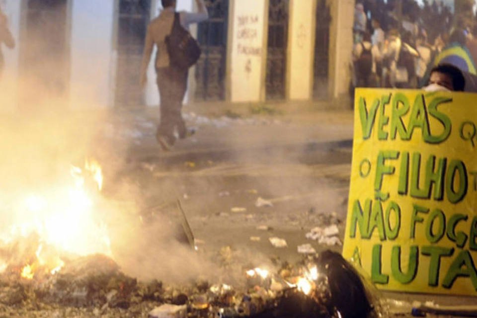 Trinta e uma pessoas ficam feridas em protesto no Rio