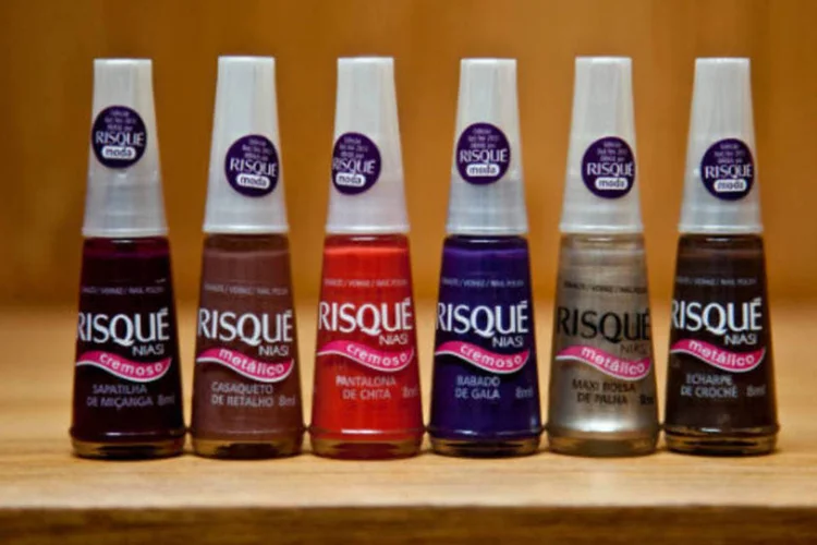 
	Os esmaltes Risqu&eacute; s&atilde;o do conglomerado de marcas brasileiro Hypermarcas, que manteve o rating global, mesmo com a situa&ccedil;&atilde;o macroecon&ocirc;mica desafiadora
 (Divulgação/Hypermarcas)