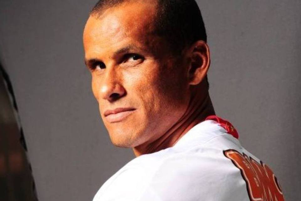 Aos 41 anos, Rivaldo anuncia aposentadoria