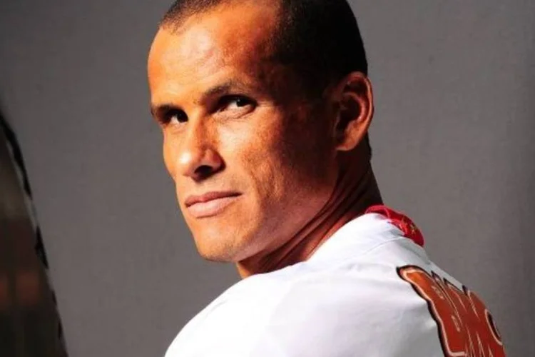 Rivaldo: craque ajudou a desenvolver chuteira que leva sua assinatura (Alexandre Battibugli/Placar)