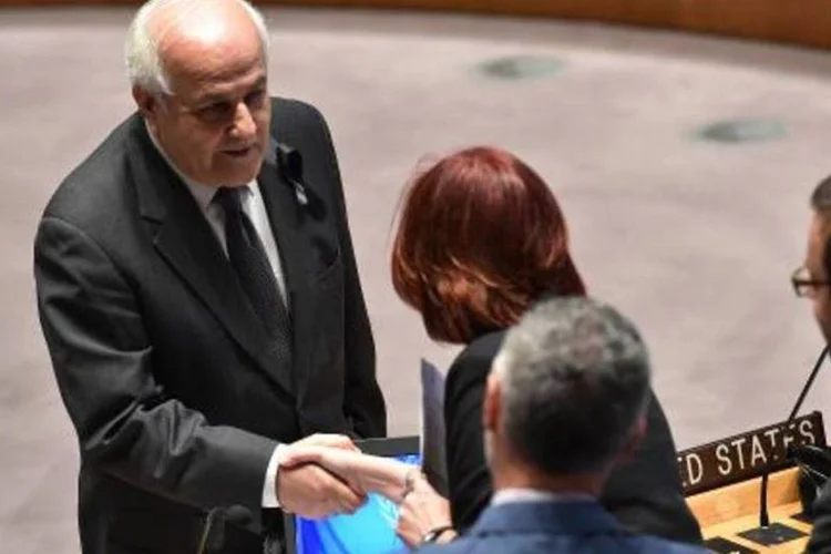 O enviado palestino nas Nações Unidas, Riyad Mansour, antes de reunião do Conselho de Segurança, em Nova York (Stan Honda/AFP)