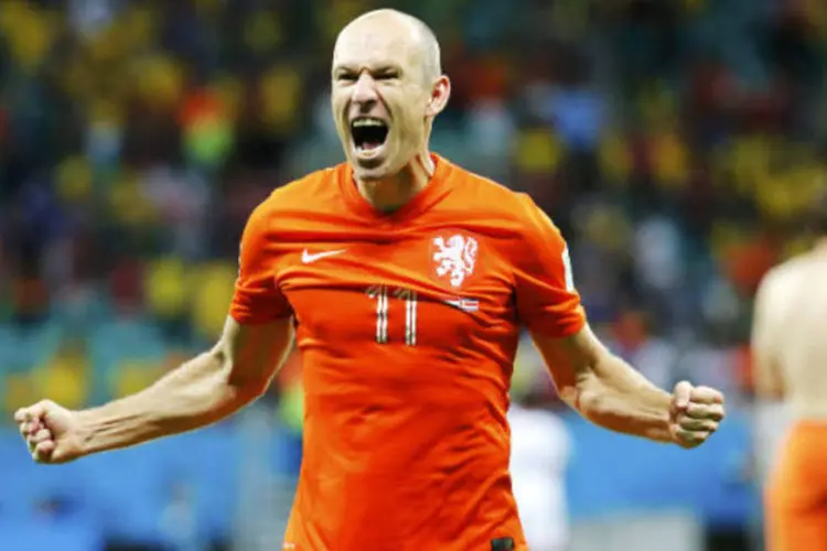 
	O jogador Robben comemora a classifica&ccedil;&atilde;o da Holanda
 (REUTERS/Sergio Moraes)