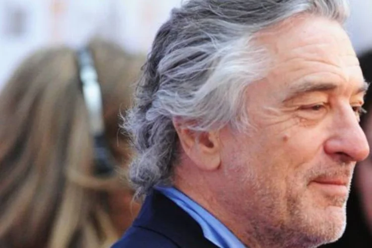 "Callista Gingrich. Karen Santorum. Ann Romney. Vocês realmente acreditam que nosso país está pronto para uma primeira-dama branca?", brincou De Niro (Jason Merritt/Getty Images)