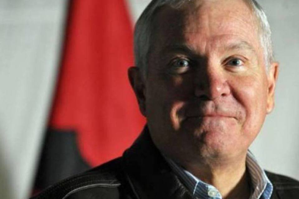 Putin quer reconstruir influência russa, diz Gates