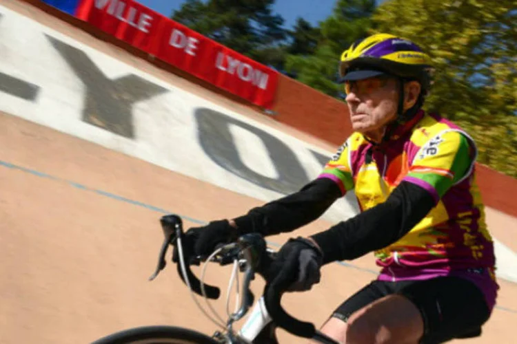 Robert Marchand, de 102 anos: recorde é de 24 quilômetros e 250 metros, em 60 minutos (AFP/Getty Images)