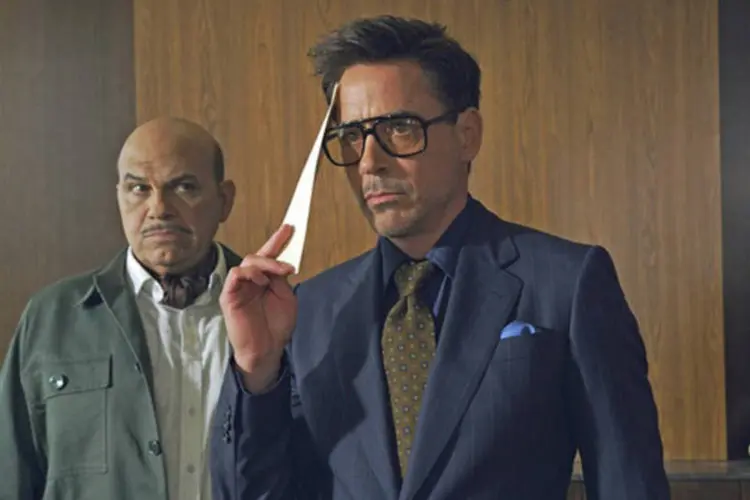 
	Robert Downey Jr. em comercial da HTC: ator assinou contrato de dois anos para &quot;repaginar&quot; a marca
 (Reprodução)