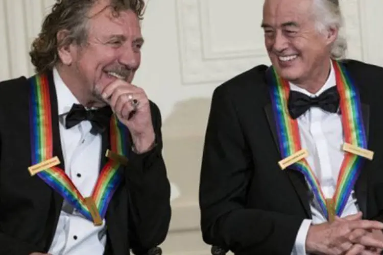 Robert Plant e Jimmy Page em evento na Casa Branca: a premiação do Centro Kennedy é uma das mais prestigiosas do setor cultural nos Estados Unidos (©AFP / brendan smialowski)