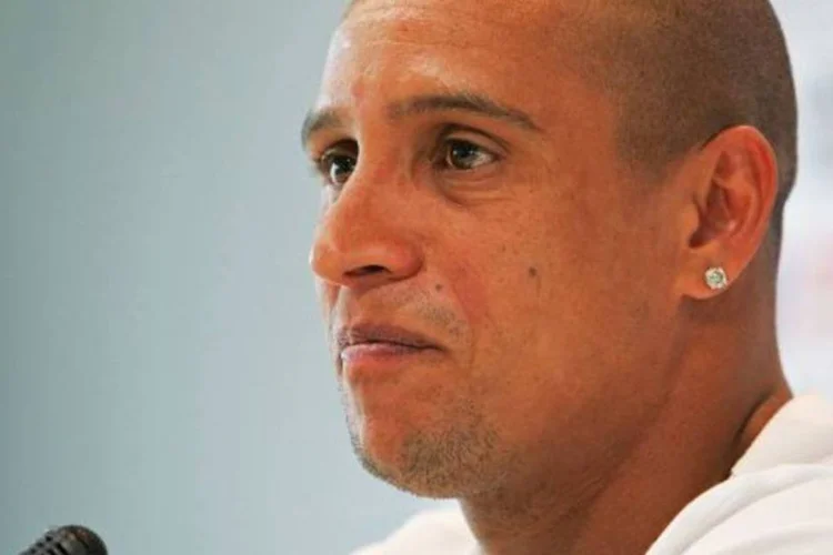 O incidente de quarta-feira foi o segundo envolvendo Roberto Carlos, considerado o jogo mais renomado em atividade no futebol russo (Denis Doyle/Getty Images)