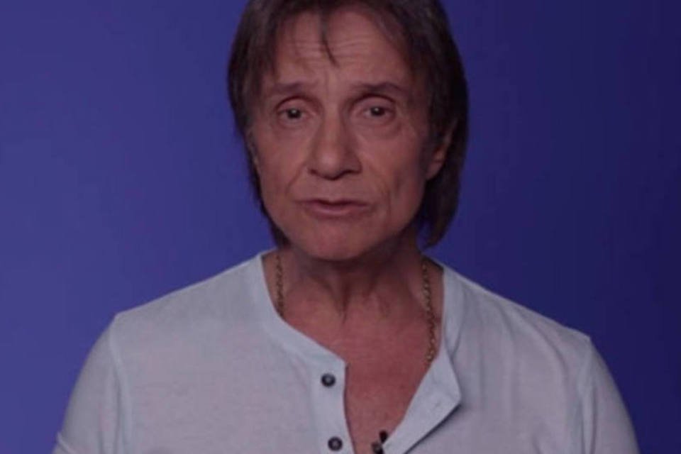 Roberto Carlos em trecho do vídeo "Procure Saber": no domingo (27), em entrevista ao Fantástico, o cantor já havia se colocado a favor da lei (Reprodução/Yutube)