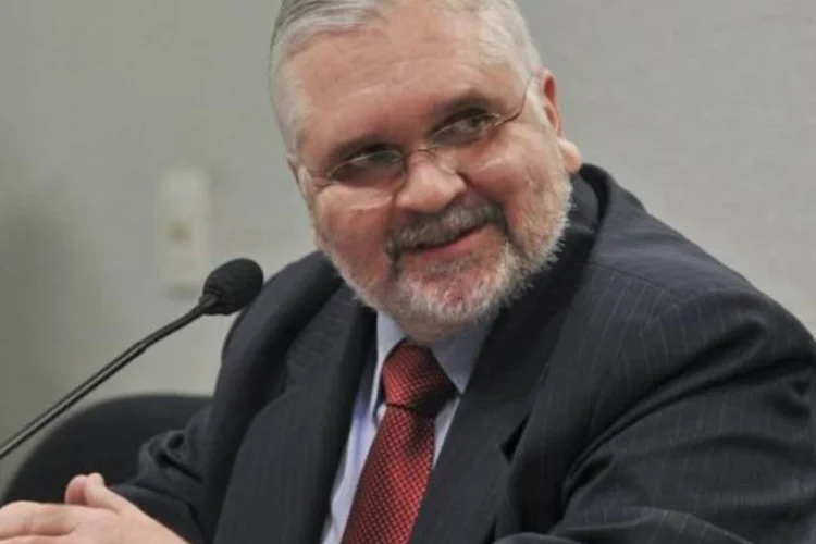Gurgel ainda adiantou à imprensa que o Ministério Público Federal estuda divulgar os salários de seus servidores (Antônio Cruz/ABr)