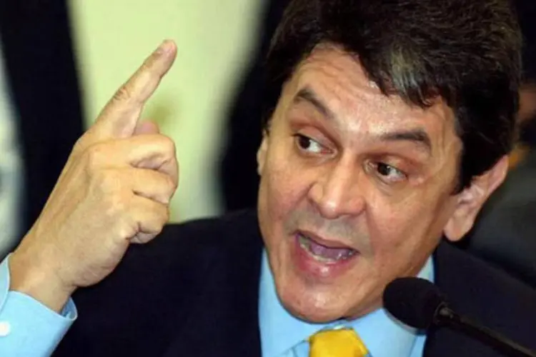 O ex-deputado Roberto Jefferson, delator do esquema que ficou conhecido como mensalão, em foto de 2005, em Brasília (Jamil Bittar/Reuters)