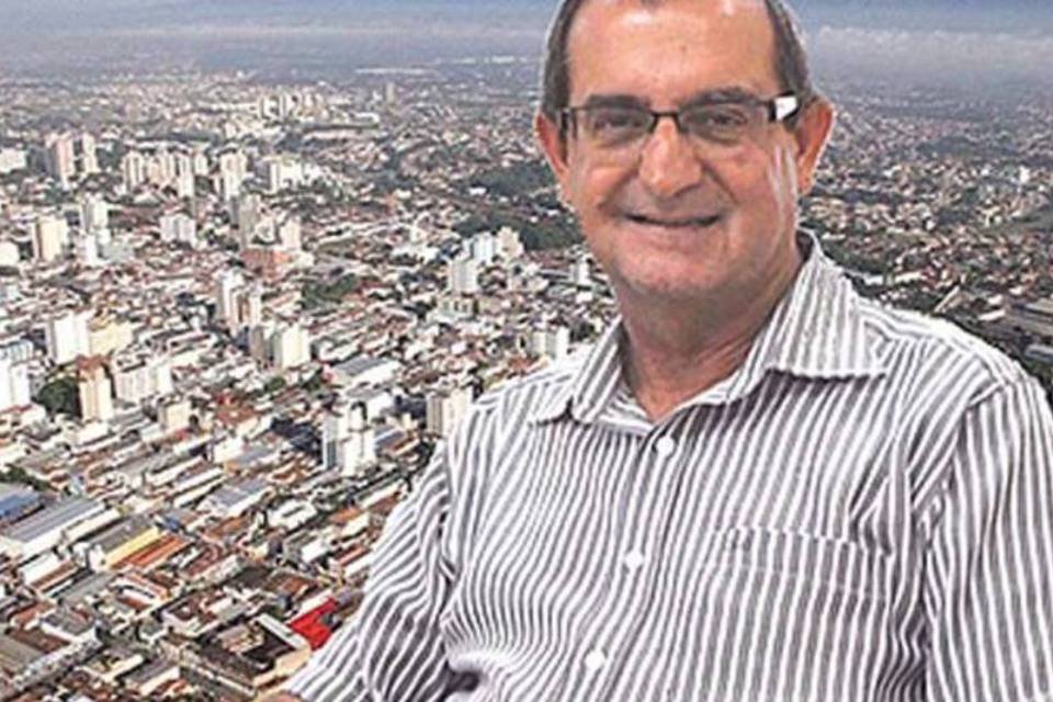 Vereadores de Taubaté decidem manter prefeito no cargo
