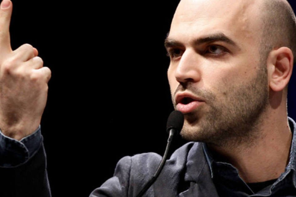 Roberto Saviano leva prêmio literário em Londres por sua coragem