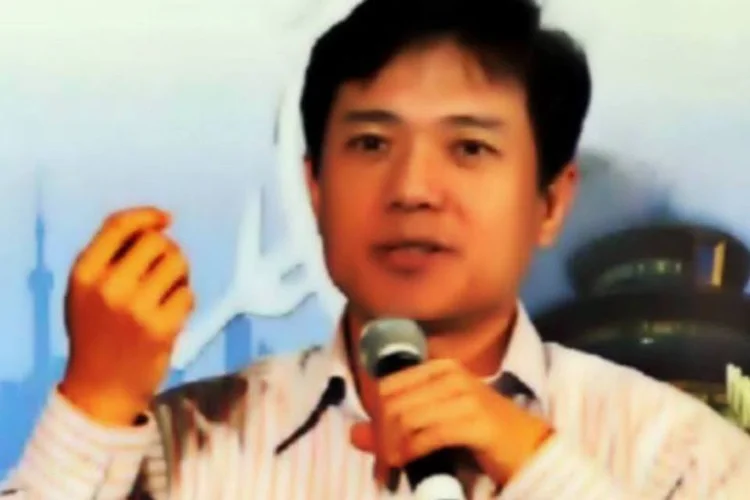 Robin Li: dono do site de buscas Baidu tem fortuna avaliada em cerca de 12,2 bilhões de dólares (Reprodução/Youtube)