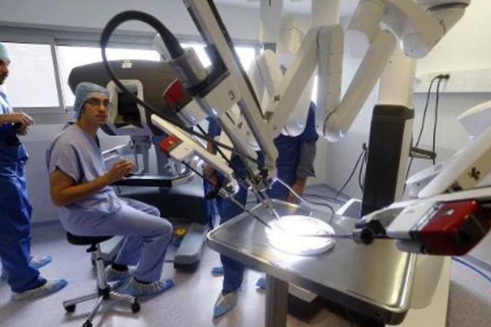 Robô médico inspirado no polvo faz cirurgias pouco invasivas