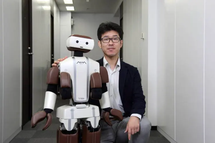 Asratec, uma unidade do Softbank apresenta o robô Asra C1 na sede da companhia em Tóquio (Tomohiro Ohsumi/Bloomberg)