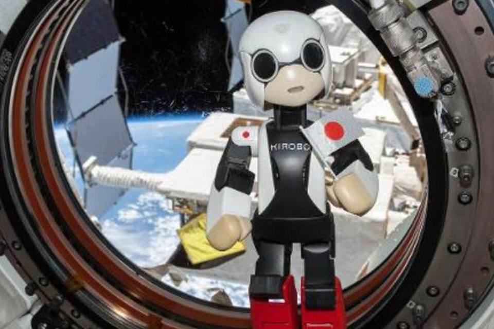 Robô japonês Kirobo volta à Terra após 18 meses no espaço