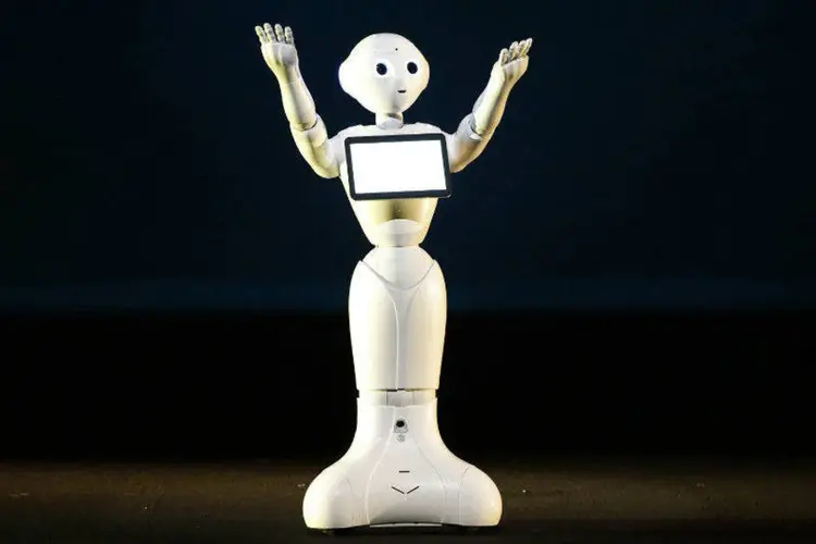 Robô Pepper, concebido pela Aldebaran, empresa absorvida pelo grupo Softbank (Issei Kato/Files/Reuters)