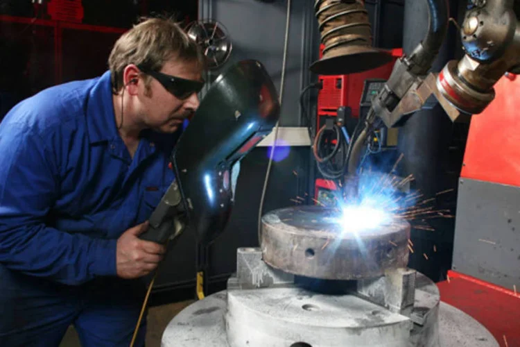 
	Trabalhador nos EUA:&nbsp;por outro lado, o custo da m&atilde;o-de-obra aumentou 1,5% entre abril e junho
 (Divulgação)