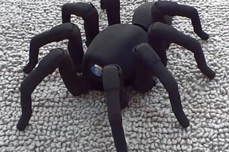 O T8, que pesa cerca de 1 kg, está à venda na forma de kit para montagem por 1.350 dólares (Reprodução de EXAME.com)
