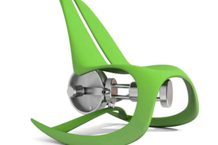 Cadeira de balanço desenvolvida por designers tchecos é capaz de gerar energia suficiente para acender lâmpada de LED (Divulgação)