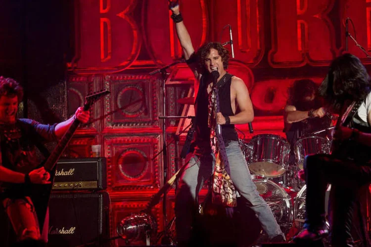 "Rock of Ages" é uma adaptação do musical homônimo da Broadway (Divulgação)