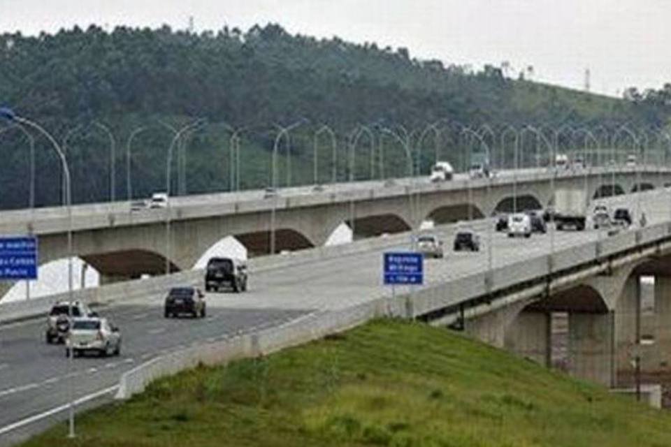 Motoristas já enfrentam lentidão na saída de São Paulo