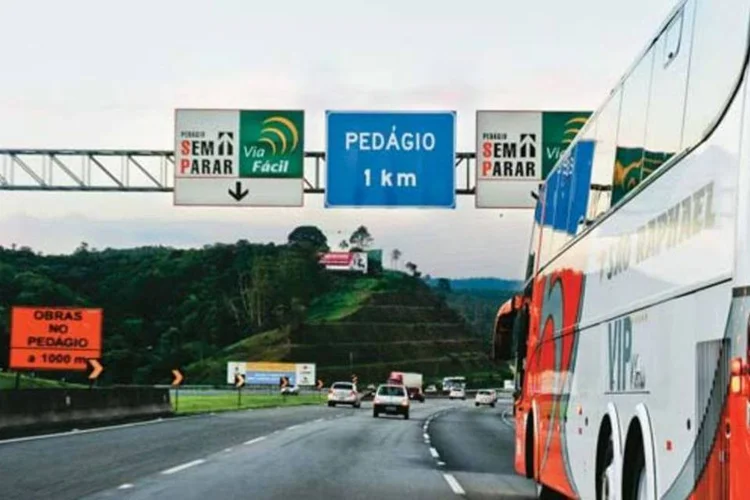 
	Rodovia em S&atilde;o Paulo: infraestrutura responde por R$ 575 bilh&otilde;es dos investimentos, com incremento de 35 por cento sobre o per&iacute;odo anterior
 (Germano Lüders/EXAME.com)