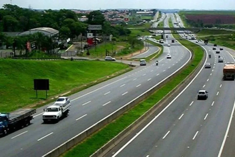 
	Rodovia em Campinas: discuss&otilde;es na Justi&ccedil;a est&atilde;o sistematicamente impedindo o governo de avan&ccedil;ar na proposta do leil&atilde;o
 (Renato M.E. Sabbatini / Wikimedia Commons)