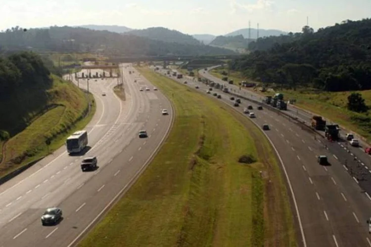 
	Rodovia dos Bandeirantes: para amanh&atilde;, 25 a Ecovias estima que o tr&acirc;nsito&nbsp;fique mais intenso das 16h as 20h
 (Ana Paula Hirama/Wikimedia Commons)