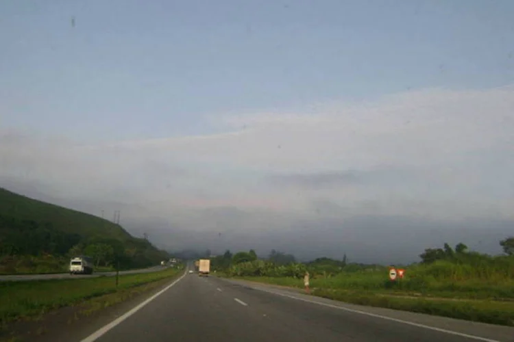
	R&eacute;gis Bittencourt: rodovia &eacute; a principal liga&ccedil;&atilde;o entre S&atilde;o Paulo e Curitiba, al&eacute;m de conduzir a Regi&atilde;o Sudeste ao Sul do pa&iacute;s
 (Wikimedia Commons)