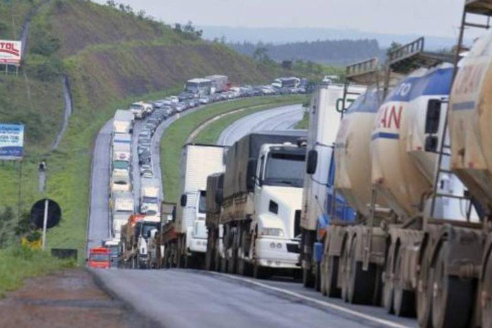 Rodovias elevam em 30% custo de escoamento de grãos