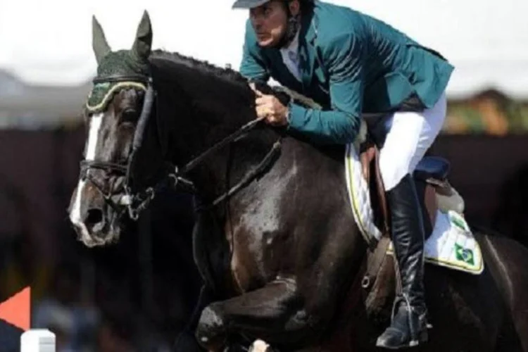 Rodrigo Pessoa durante o Pan de Guadalajara (AFP / Juan Barreto)