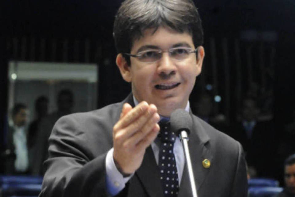 Senador do Amapá diz que impeachment ainda não está definido