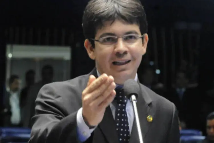 
	Randolfe Rodrigues: senador trocou recentemente o PSOL pela Rede
 (.)