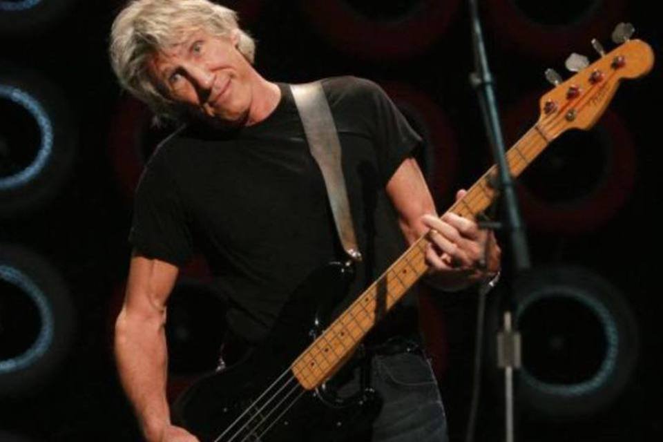 Em português, Roger Waters pede voto para viúva de Marielle