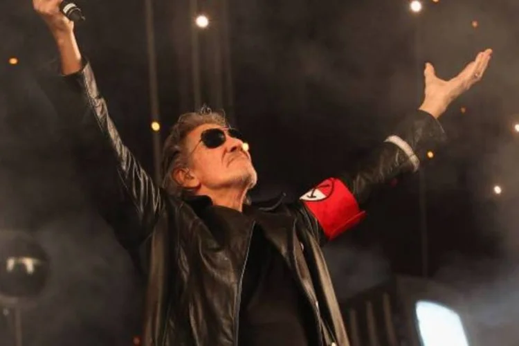 De "The Wall", a canção mais conhecida do público, "Another Brick in the Wall Part 2", teve acompanhamento do coro de crianças do Instituto Baccarelli (Robert Cianflone/Getty Images)